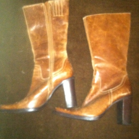 Boots - Picture 2 of 4