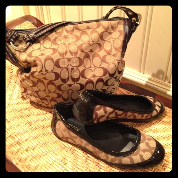 📌RESERVED📌 Bundle Coach handbag and shoes.