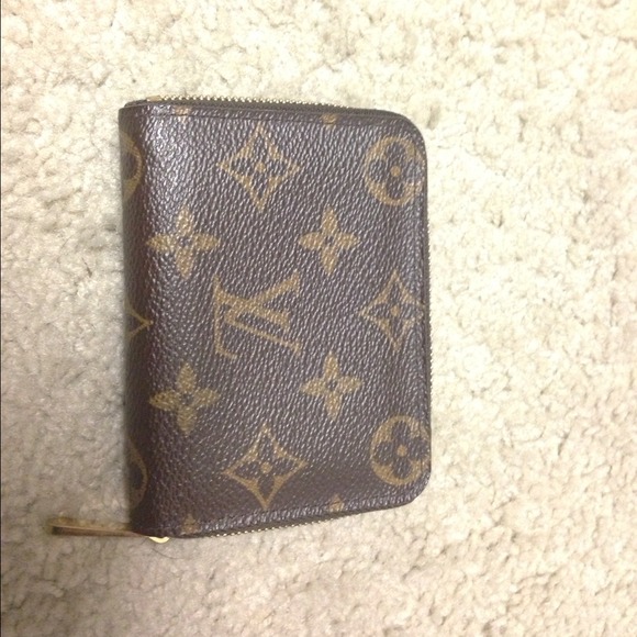 SOLD! Authentic Louis Vuitton wallet - Picture 1 of 3