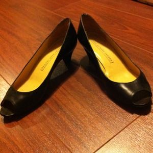 Marc by Marc Jacobs peep toe shoes