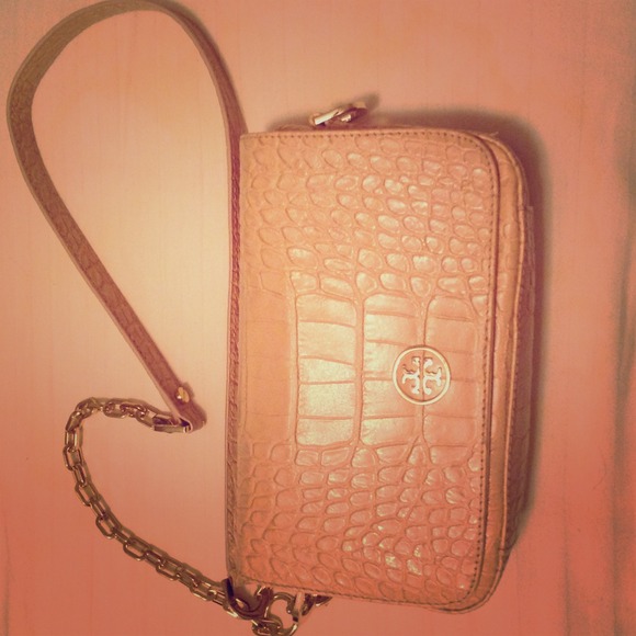 Tory burch nude clutch