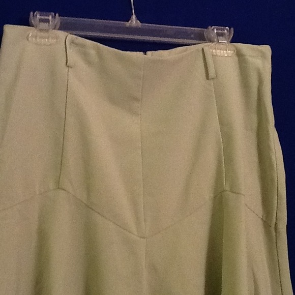 %Mint Green Skirt - Picture 2 of 4
