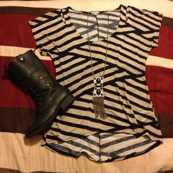 🌟SOLD🌟Striped top