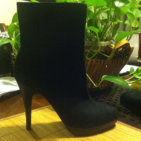 Black 4 inch heel boots