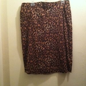 Pocket pencil skirt