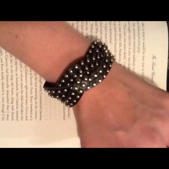 Leather stud bracelet