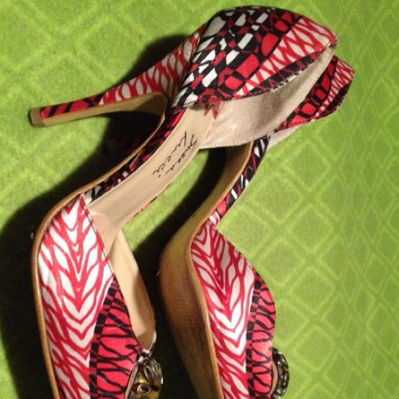 Shoes - Picture 3 of 3