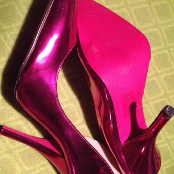 Shoes - Picture 2 of 2