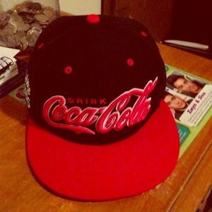 Snap back hat