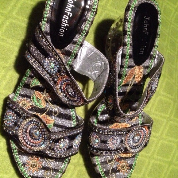 Shoes - Picture 3 of 3