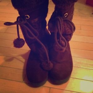 Sweater boots