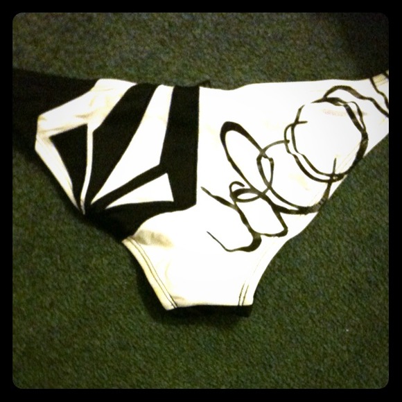 Volcom bathing suit bottoms