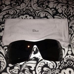 💢On hold @jltraugcoke Christian Dior sunglasses