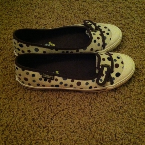 Shoes - Picture 2 of 4