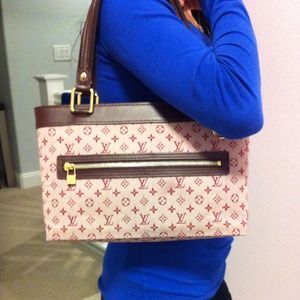 🌟SOLD LOCALLY🌟Authentic LV Cherrie Lucille