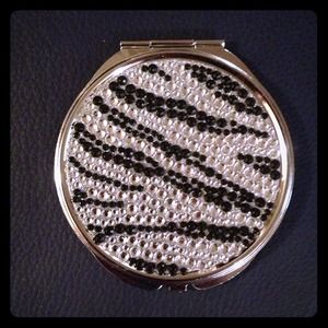 👑 Bundle 3 Eyeliners & Mirror.