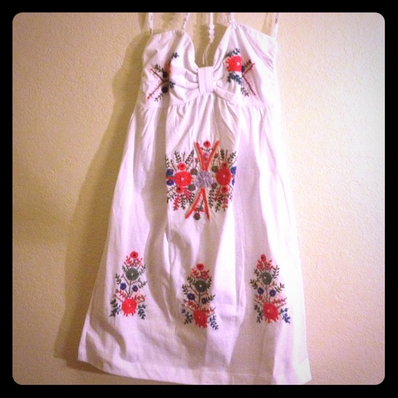 ❌SOLD❌Embroidered Daisy Babydoll Dress✨