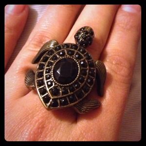 Black bead, bronze turtle ring