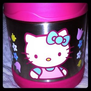 Hello kitty thermos😊😊😊😊traded