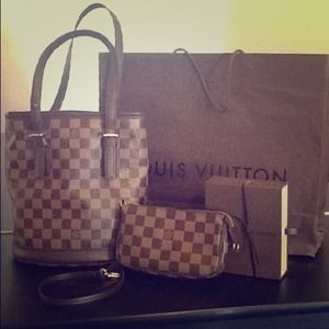 SOLD!!!!Authentic Louis Vuitton Marais & Pochette!