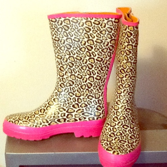 Leopard and Pink rain boots!