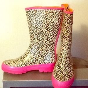 Leopard and Pink rain boots!