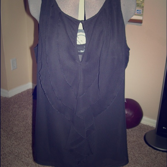 ~~SOLD~~Very pretty black top