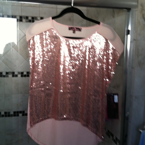 Pink sequin top - Picture 2 of 4