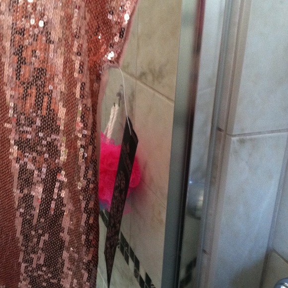 Pink sequin top - Picture 4 of 4