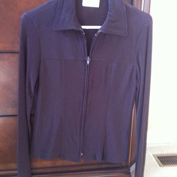 Newport top. Chic brown sz med