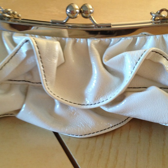 ::sold::::white bag rampage - Picture 4 of 4