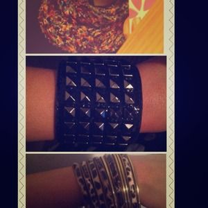 Bundle🙊🙊 all these lovely pieces for only $15!!!