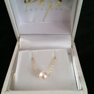 REDUCED 🎀Add a pearl🎀reduced from 50 to 40$