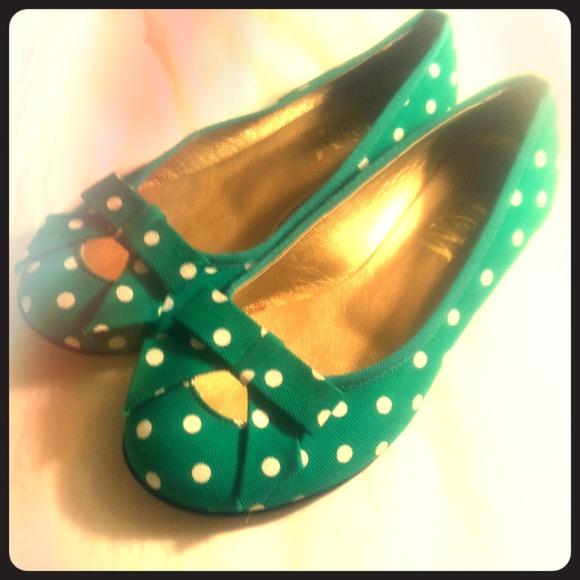 Adorable New Emerald Green PolkaDot Flats💚