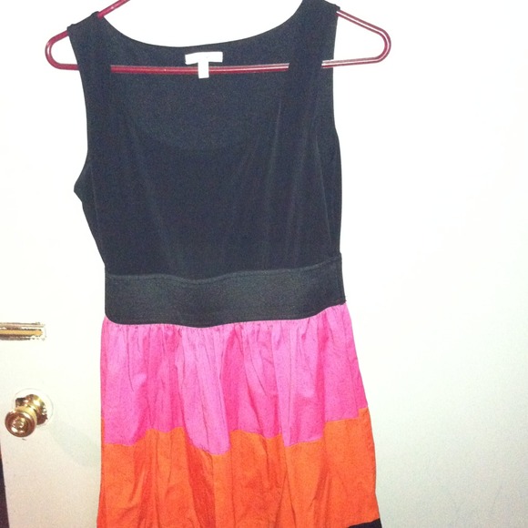 This dress is so cute on