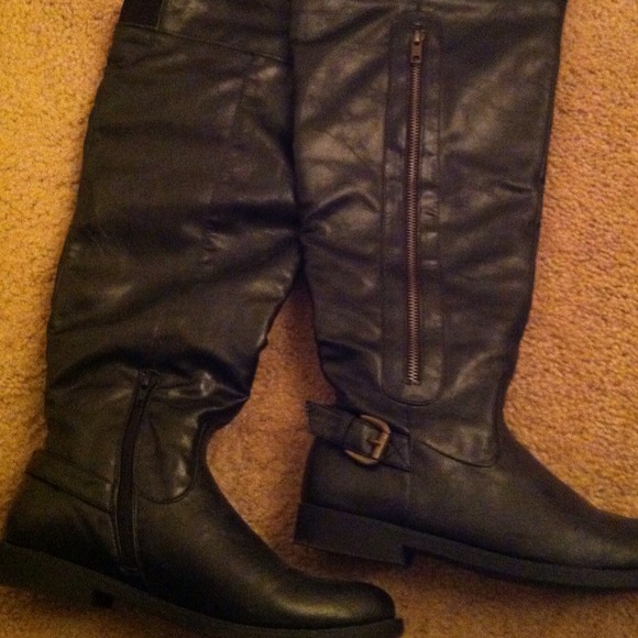 Not my size. Given to me as a gift & worn once - Picture 1 of 4