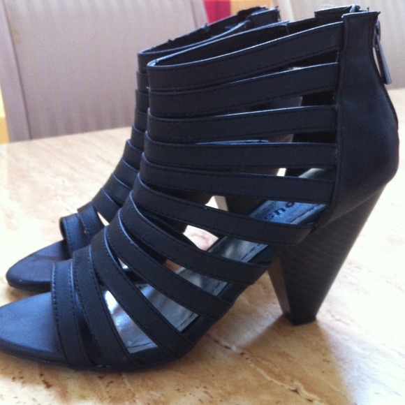 🌺RESERVED🌺Black heels