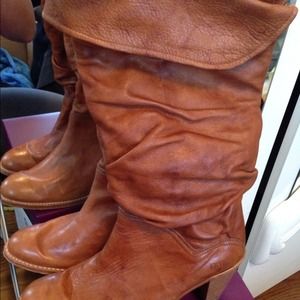 ❌❌SOLD!!❌❌Frye dorado slouch boots