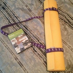 Reserved: Yoga bundle & hollister jeans!!