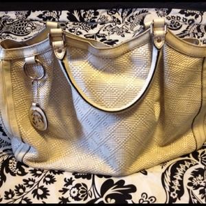 ✨SOLD✨@jennifermd Gucci Large White Sukey Tote.