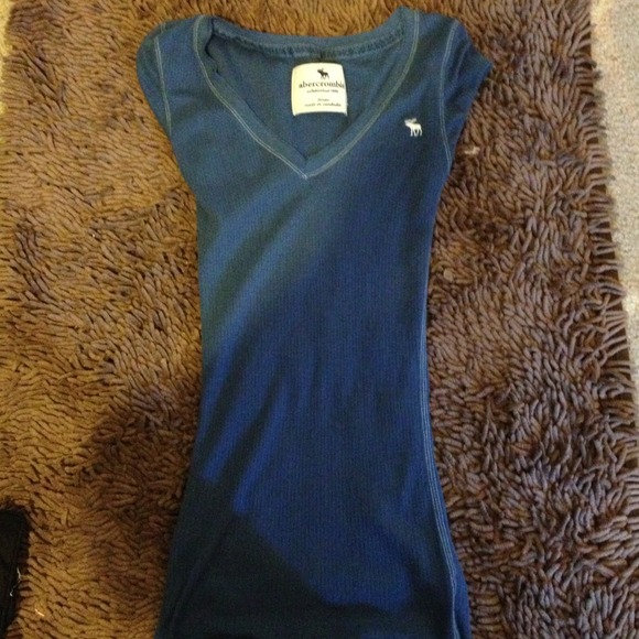 Abercrombie navy blue Tshirt