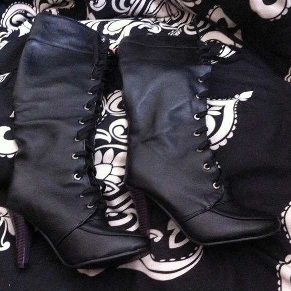 ❗Knee High Lace-Up Black Boots❗Reserved❗