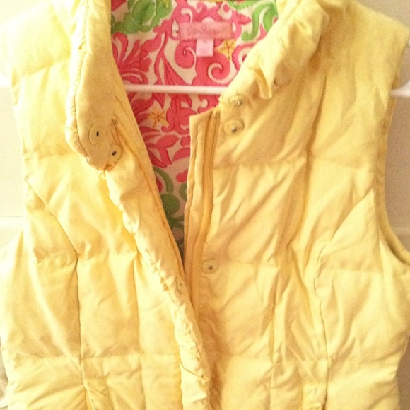 SOLD!!!!!!!!!Lilly Pulitzer puffer vest. Sz m