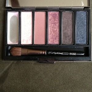 Limited edition Mac palette