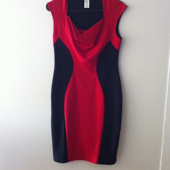 Dress - Picture 2 of 3