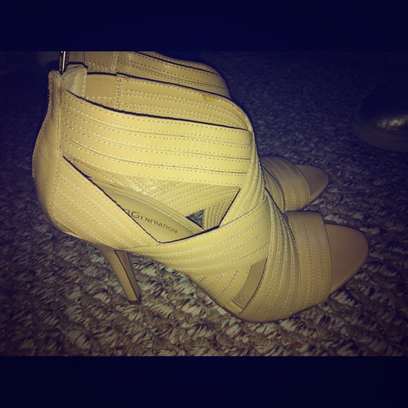 BCBG heels