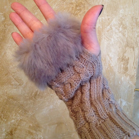 Fuzzy Gray fingerless gloves! Never worn! - Picture 2 of 4