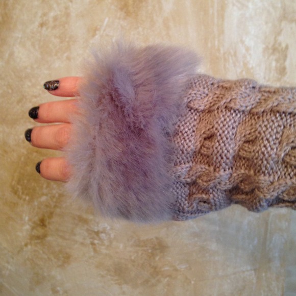 Fuzzy Gray fingerless gloves! Never worn! - Picture 3 of 4