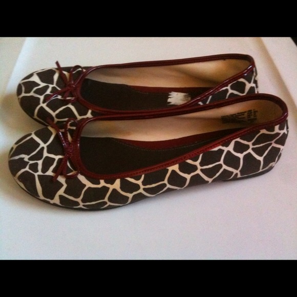 Brown and cream animal print ballet flats - Picture 2 of 2