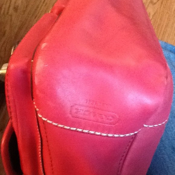 🎈SOLD🎈 Authentic Deep Pink Coach purse - Picture 2 of 4
